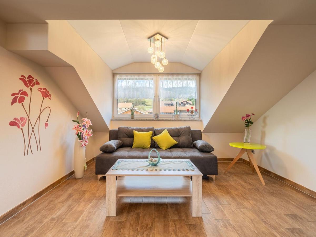 Inviting Apartment in Gleißenberg with Garden Exterior foto