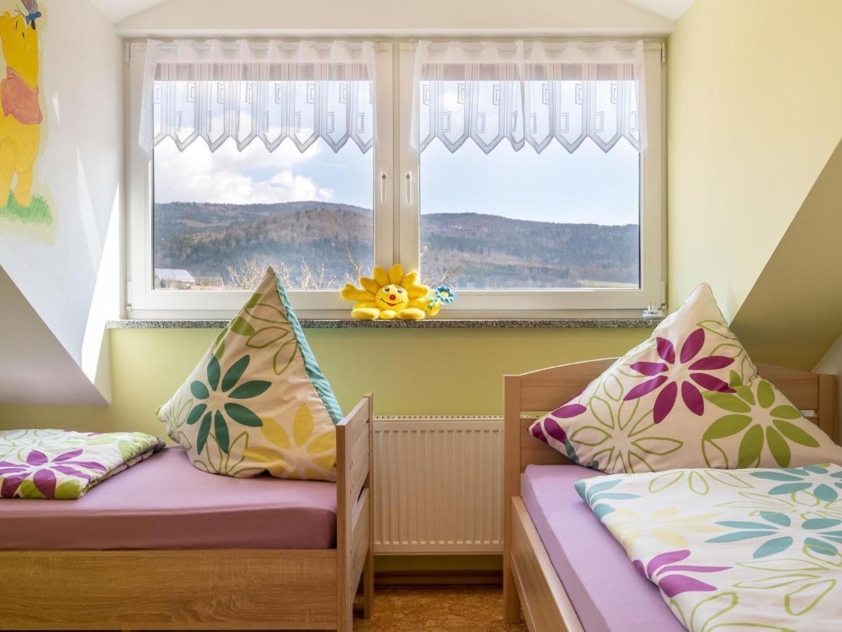 Inviting Apartment in Gleißenberg with Garden Exterior foto