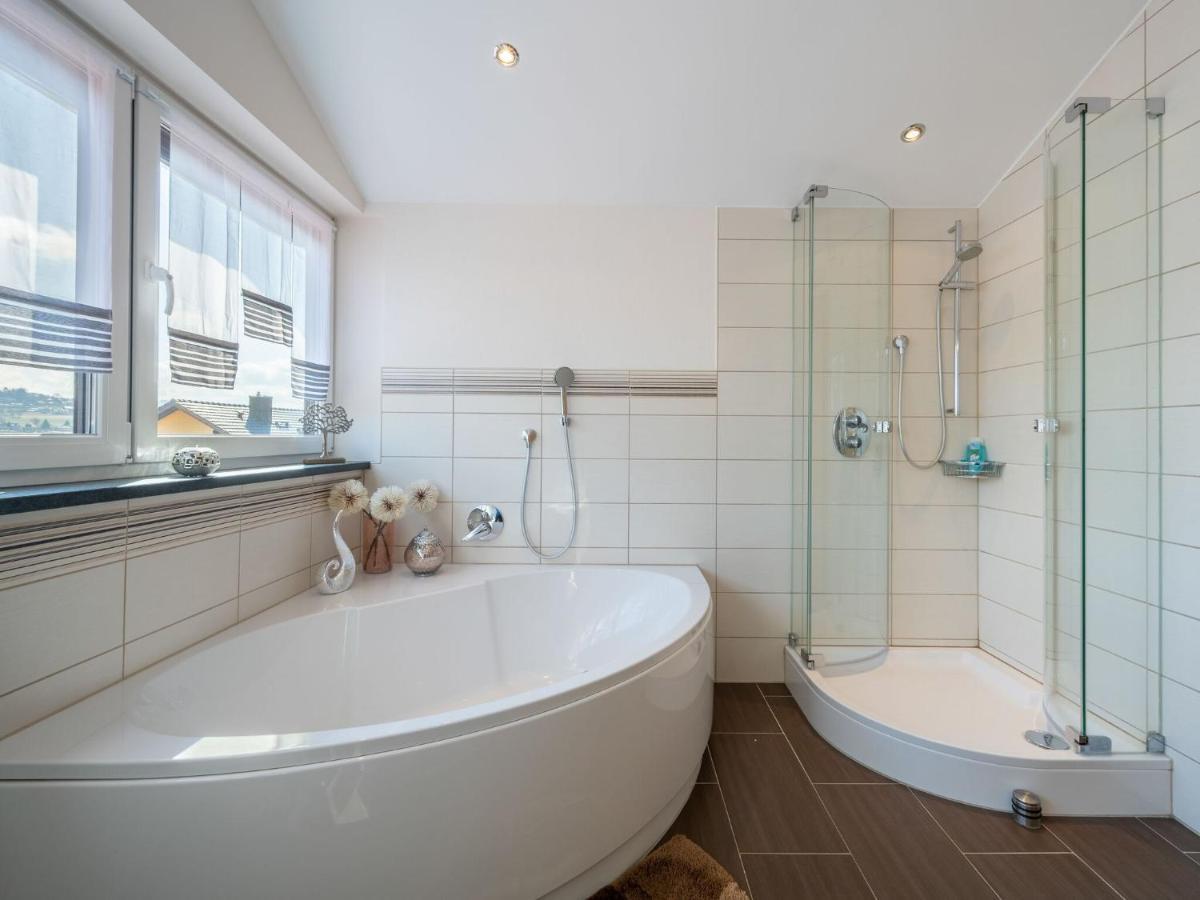 Inviting Apartment in Gleißenberg with Garden Exterior foto